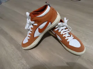Nike Leo Baker Skateboard Naranja Blanco