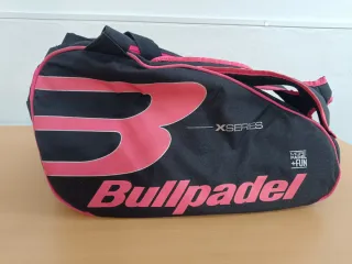 Paletero Bullpadel XSeries Negro/Rosa