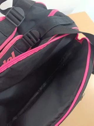 Paletero Bullpadel XSeries Negro/Rosa