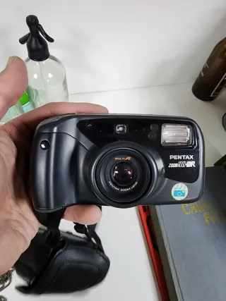 Cámara Pentax Zoom 30-WR Negra