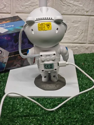 Proyector Astronauta Estrellas Nebulosa