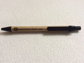 Bolígrafo dorado con puntos y otros. 2,48€ unidad