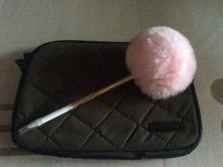 Bolígrafo dorado con puntos y otros. 2,48€ unidad