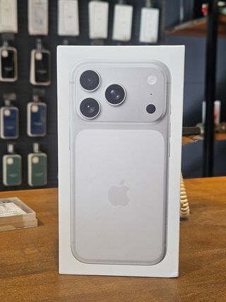 IPHONE 17 PRO 1TB ARGENTO SIGILLATO