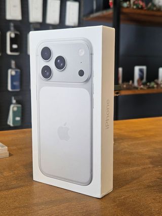 IPHONE 17 PRO 1TB ARGENTO SIGILLATO