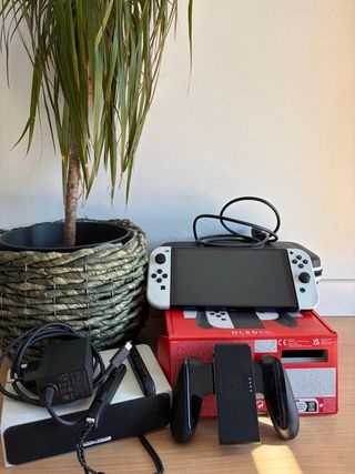 Nintendo Switch OLED Blanca y Negra