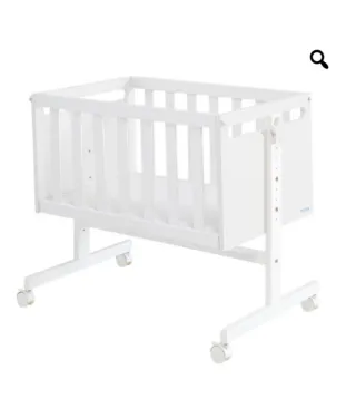 Minicuna blanca con ruedas
