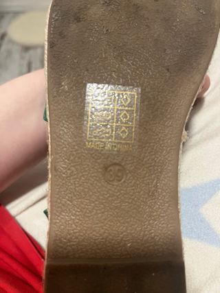 Sandalias verdes con lazo