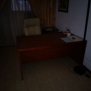 Mesa de oficina de madera