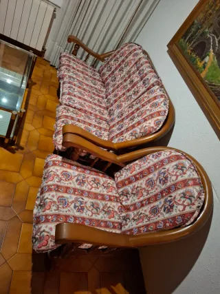 Sofá y mesa de centro