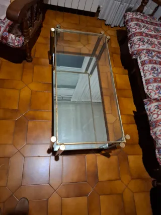 Sofá y mesa de centro