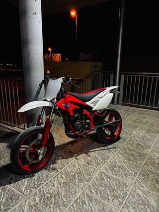 Beta RRT Enduro Roja y Blanca