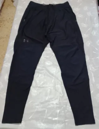 Pantalón Under Armour Negro Ajustado Hombre