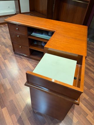 Muebles de madera y mostrador