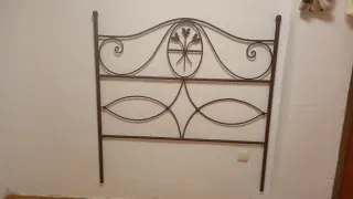 Cabecero de forja marrón