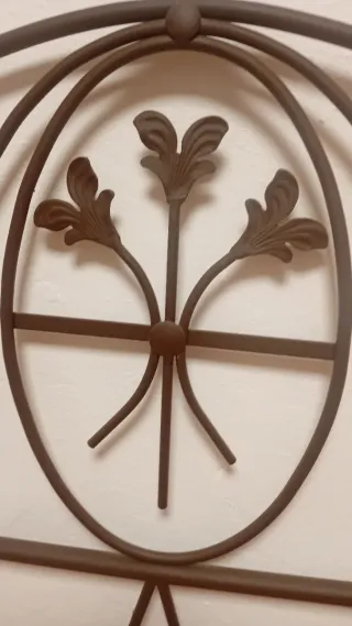 Cabecero de forja marrón