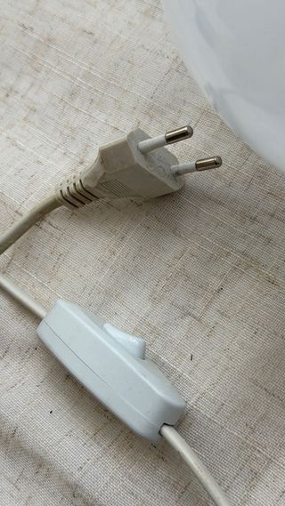 Lámpara opalina blanca firma HABITAT años 80