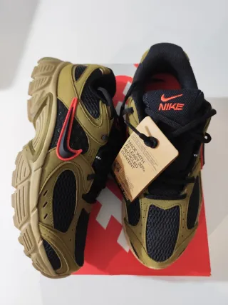 Zapatillas Nike Unisex Verde Oliva y Negro