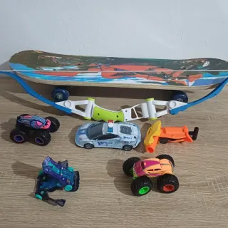 Lote Juguetes: Coche Policía, Monster Trucks, Pati