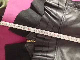 Chaqueta polipiel negra con encaje Talla S