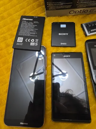 LOTE DE TELÉFONOS Y UNA CÁMARA