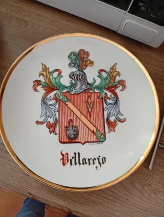 Plato decorativo apellido Villarejo