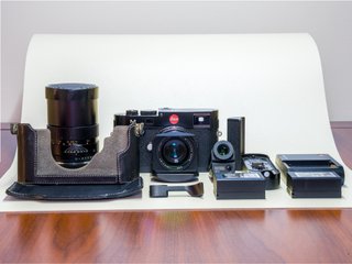 Leica M 240, Summilux 50, Elmarit R135, Grip 14495