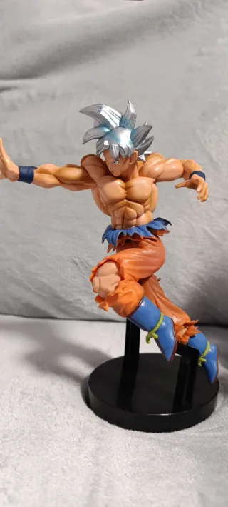 Pack Figuras Goku Ultra Instinto