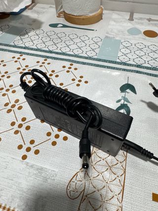 Cargador Patinete Eléctrico Negro