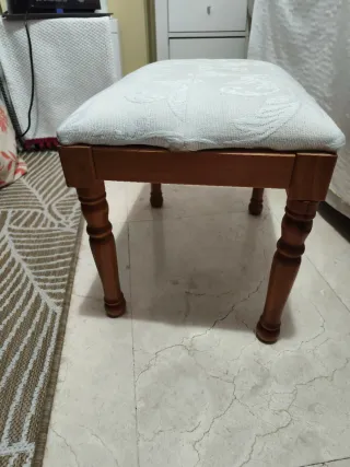 Reposapiés tapizado tela y madera