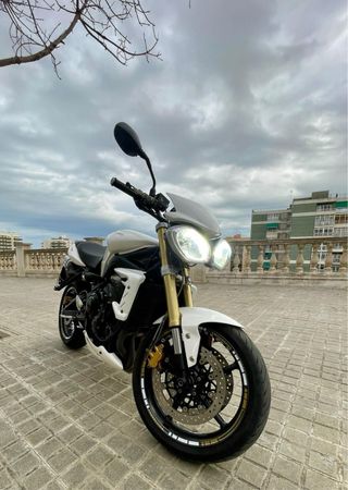 Triumph Street Triple 675 2012 - Extras - ITV 2027