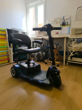 Silla eléctrica movilidad reducida plegable