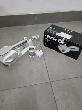 Rallador Queso Eléctrico Ariete Grati Metal NUEVO