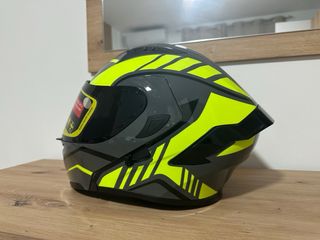 Casco Modular Moto Negro y Amarillo