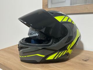 Casco Modular Moto Negro y Amarillo