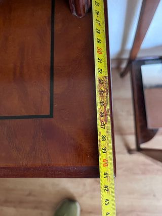 Escritorio clásico de madera