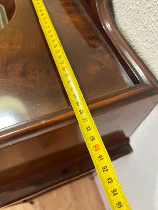 Escritorio clásico de madera