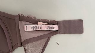 Victoria's Secret Sujetador Morado Encaje Satén