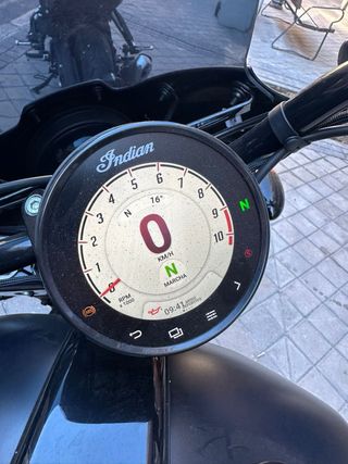 Indian Scout Bobber 2024 Negra