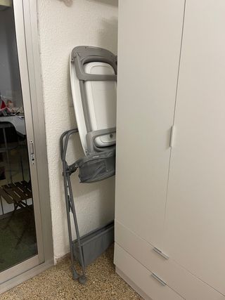 Bañera plegable bebé Twistshake con patas soporte