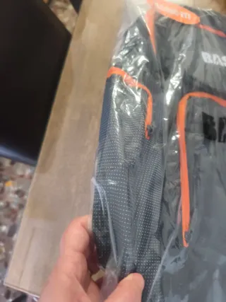 Mochila BASIC-FIT Gris y Naranja