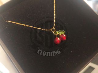 Collana con ciondolo ciliegie rosse