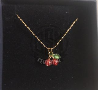 Collana con ciondolo ciliegie rosse