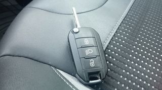 Peugeot 2008 BlueHDi 120 S&S Allure 88 kW (120 CV)