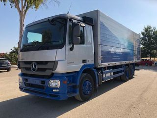 Mercedes ACTROS 25 44-CAMIONES FURGONES