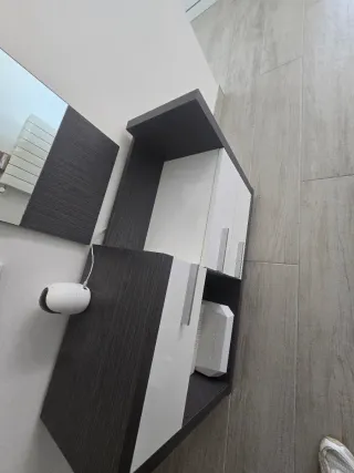 Mueble de recibidor con espejo