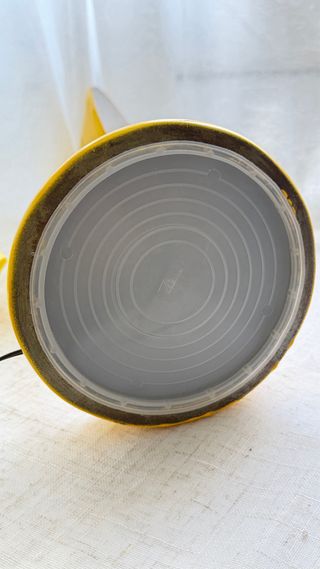 Flexo de escritorio amarillo y negro