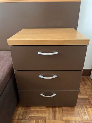 Mesita de noche 3 cajones