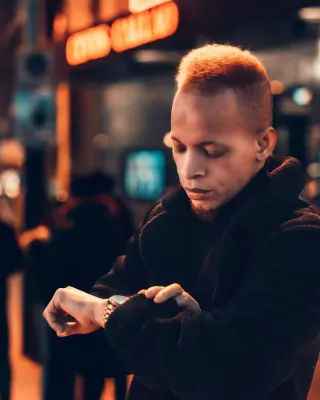 Busco trabajo= tu alijo  Instagram @bwiptysxe