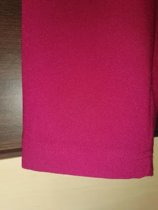 Pantalón granate con cinturón